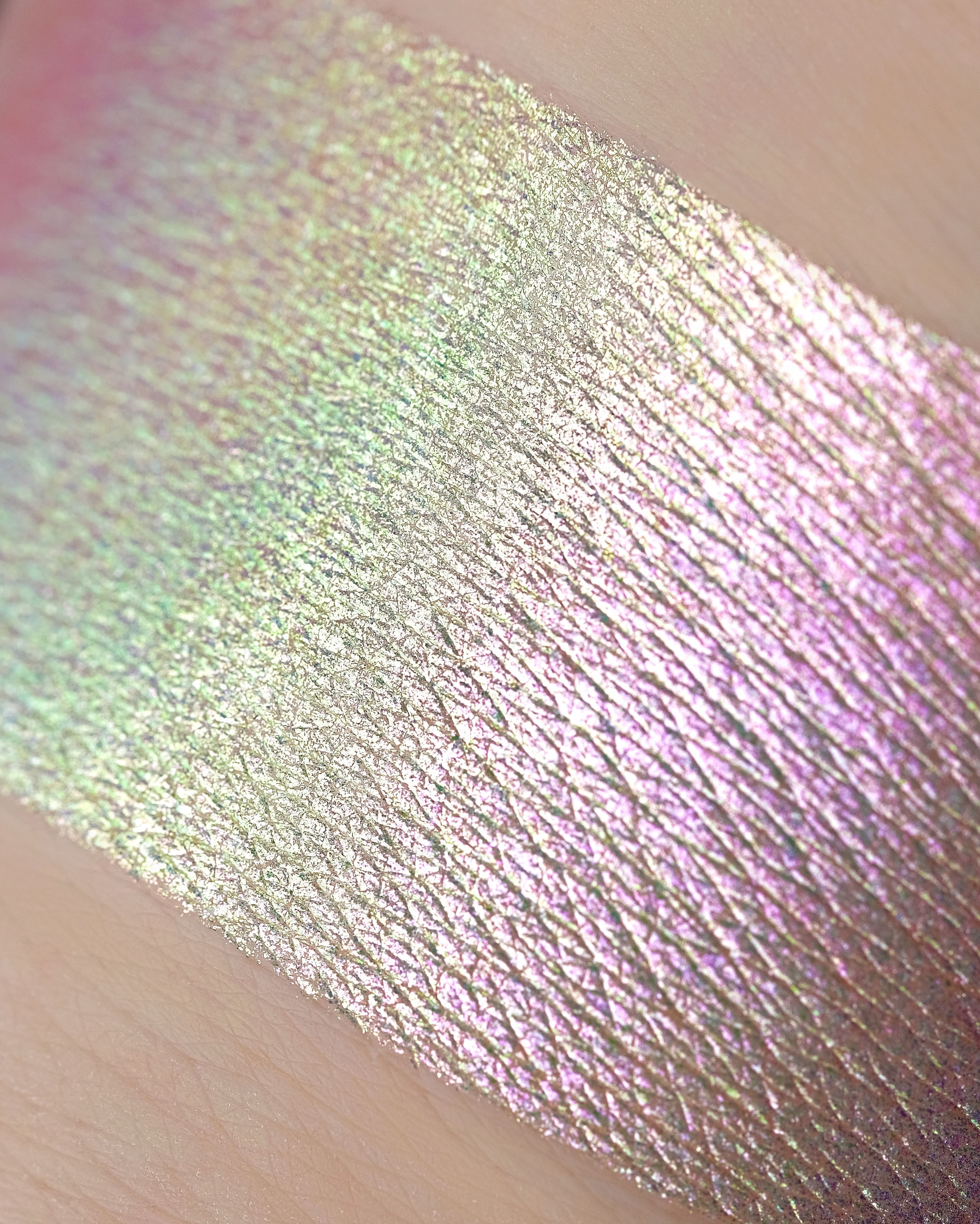 Nightgown Opal Multichrome Loose Eyeshadow - Karla Cosmetics